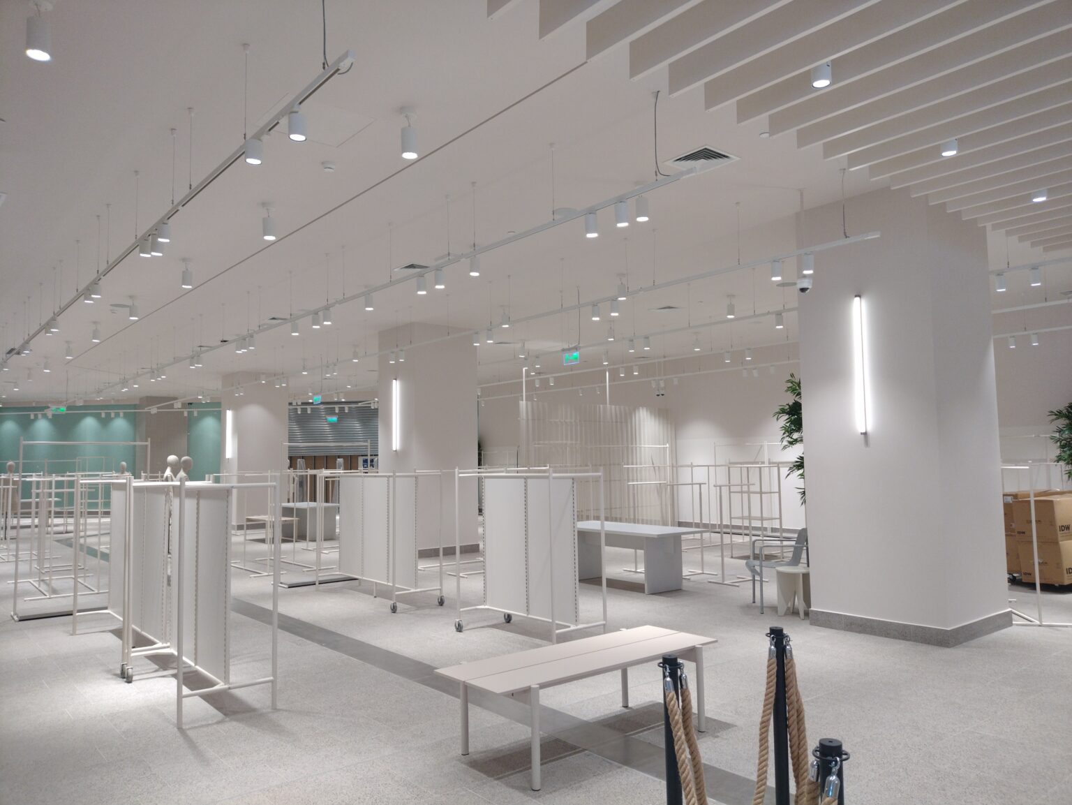 Tienda H&M Costanera Center 2023 Providencia 11