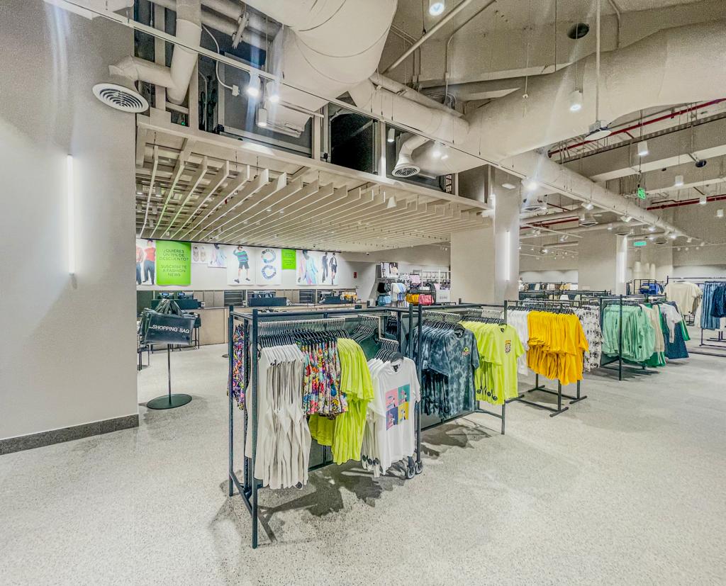 Tienda H&M Costanera Center 2023 Providencia 16