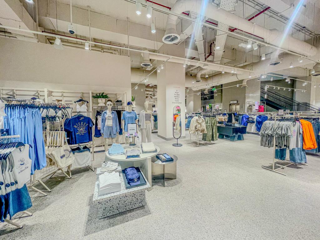 Tienda H&M Costanera Center 2023 Providencia 18
