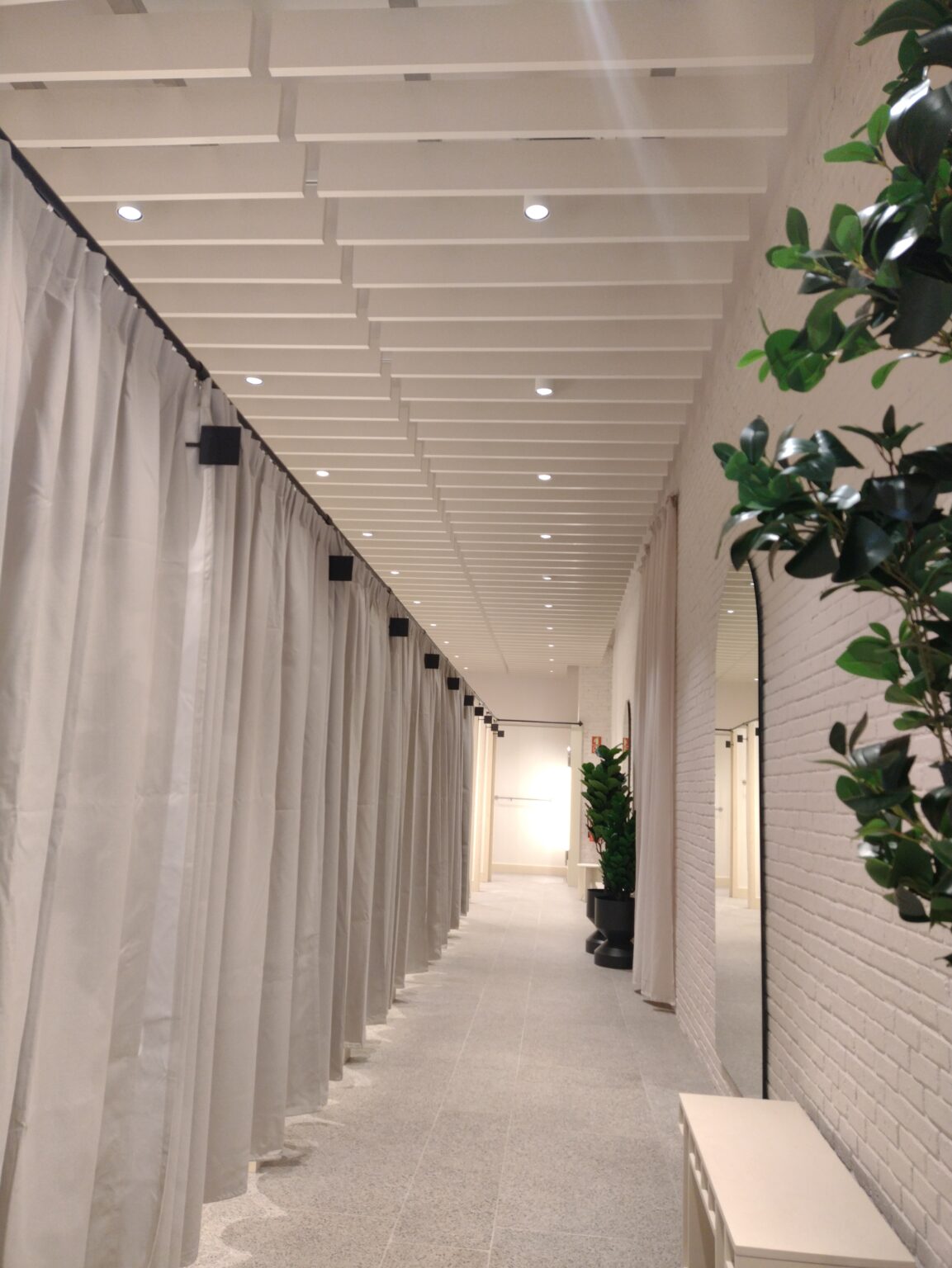 Tienda H&M Costanera Center 2023 Providencia 3