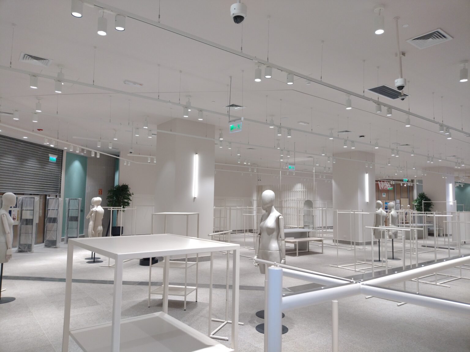 Tienda H&M Costanera Center 2023 Providencia 6